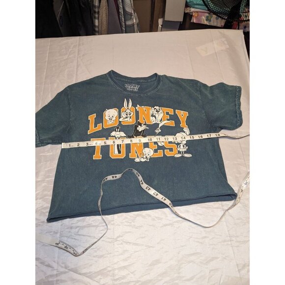 LOONEY TUNES Medium Crop TOP BUGS BUNNY TWEETY DAFFY T-Shirt Raw Hem Green - Picture 7 of 11